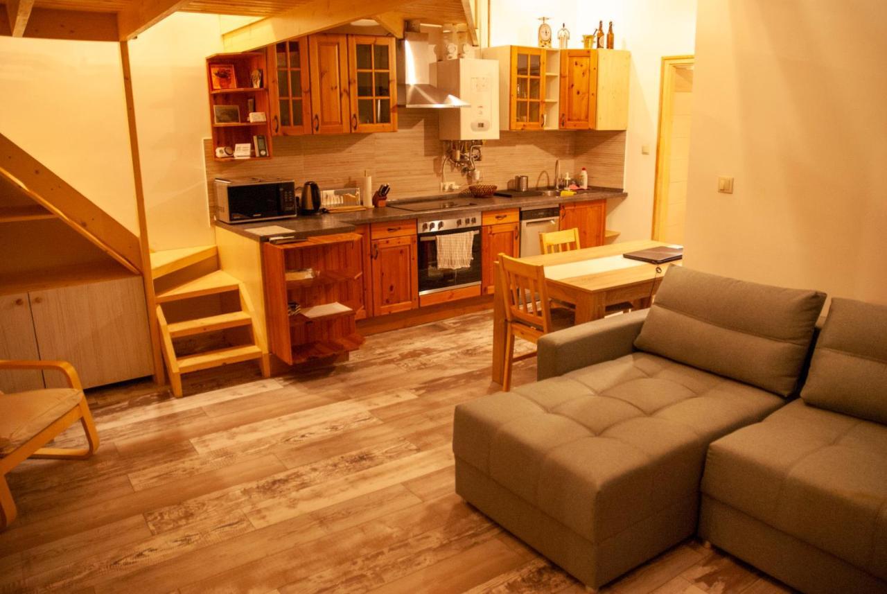 Western Apartman, Budapest